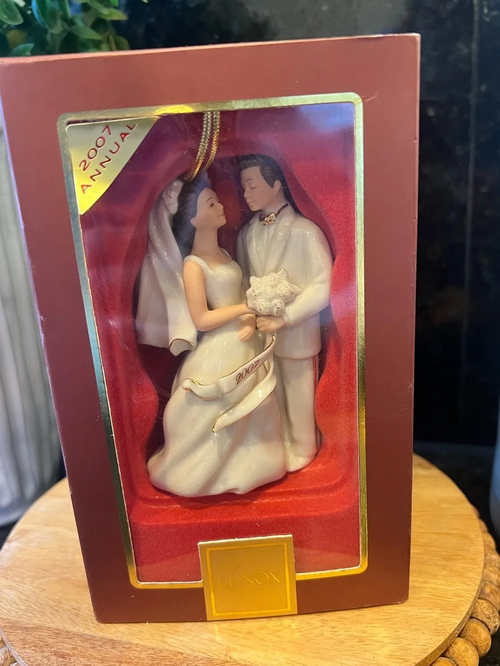 Lenox 2007 Annual Bride and Groom Ornament